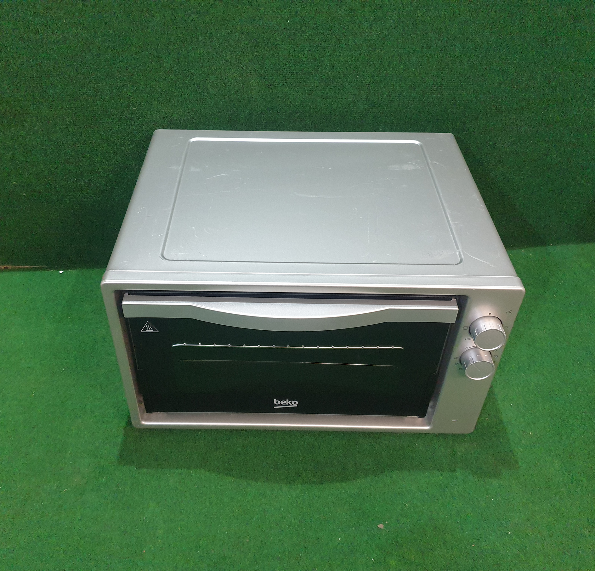 Mini four posable Beko1300W image 2