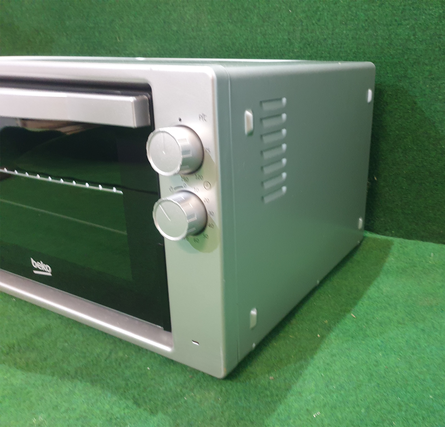 Mini four posable Beko1300W image 5