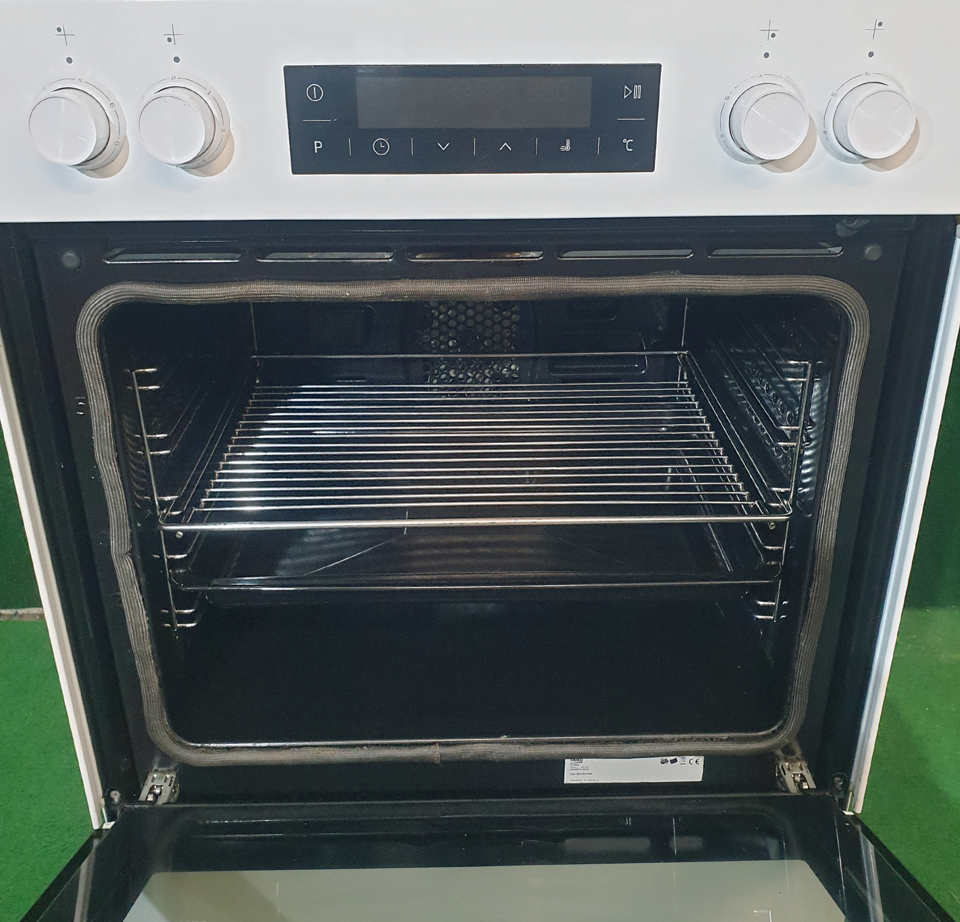Cuisinière vitrocéramique BEKO ProChef Pyrolyse image 4