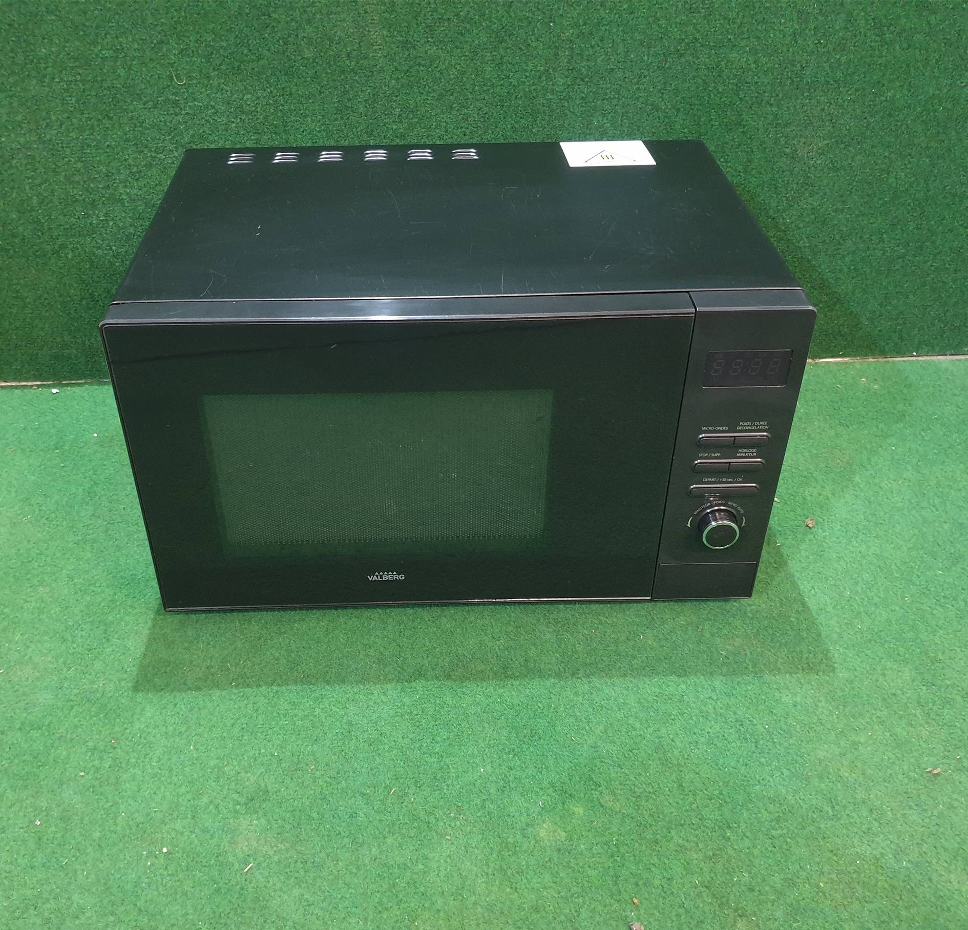 Micro-ondes/Gril/chaleur tournante VALBERG  image 2